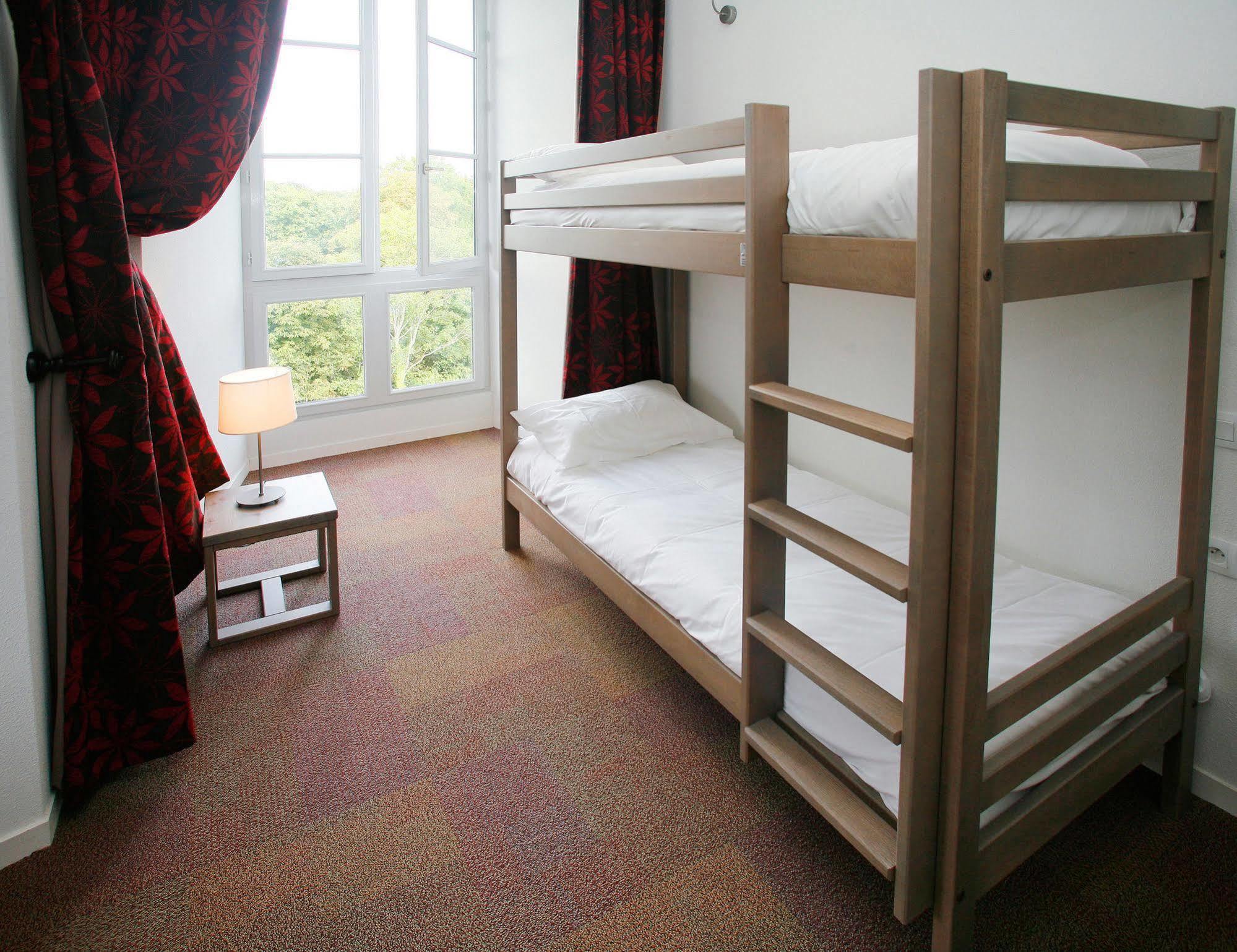 Aparthotel Prestige Odalys Le Chateau De Keraveon 4*